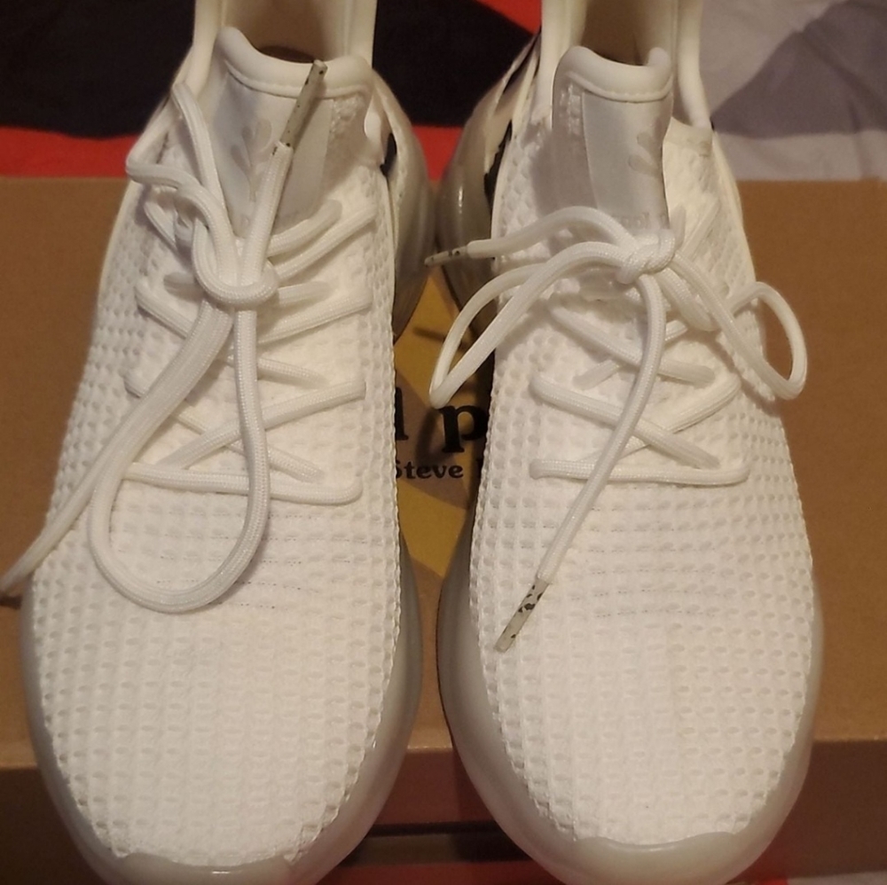 Steve madden sneakers